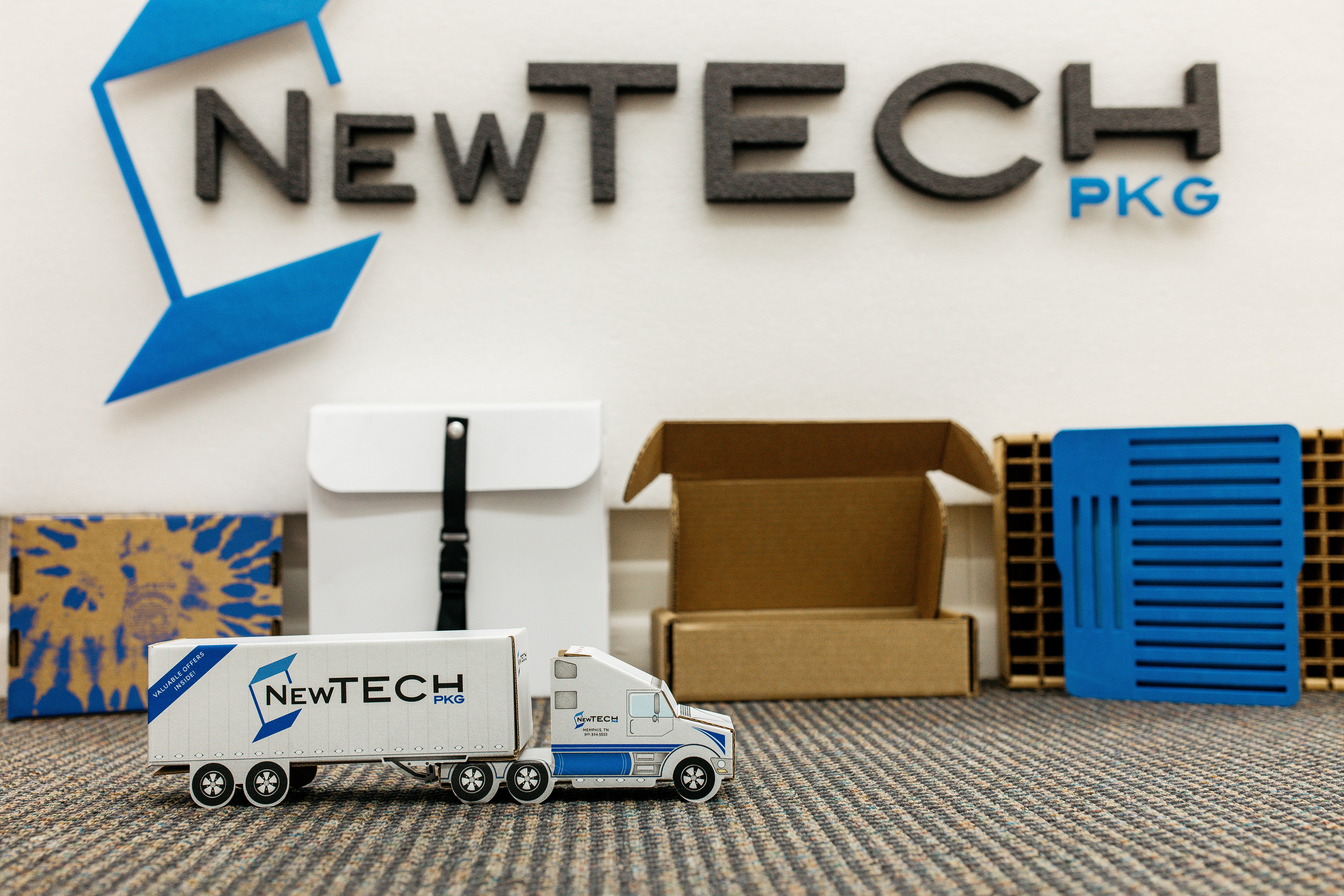 Kraft Corrugated vs. Plastic Corrugated: Which Shipping Solution Is Right for Your Product?